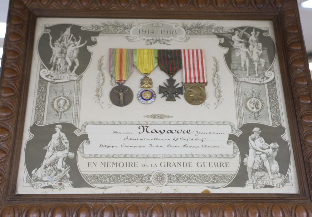 A French medal group including Victory medal, Military medal (Gallantry), 1914-18 Croix de Guerre (Gallantry) and Commemorative